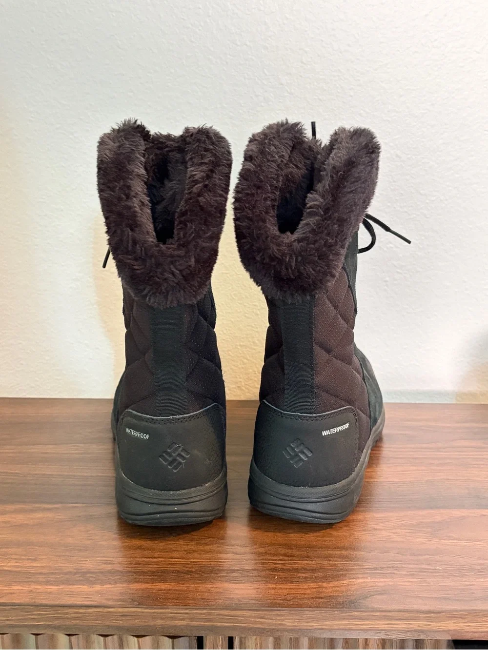Columbia Women's Black Suede Faux-Fur Lace-Up Winter Boots